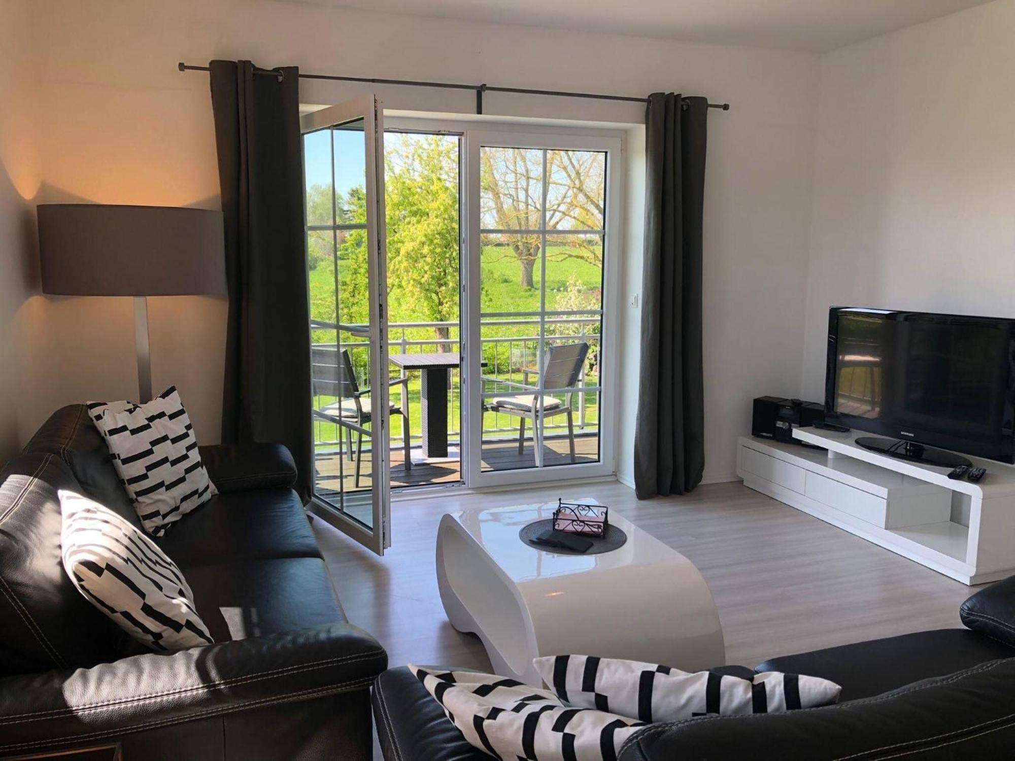 Charming Apartment In Oldenburg In Holstein With Terrace Exterior photo
